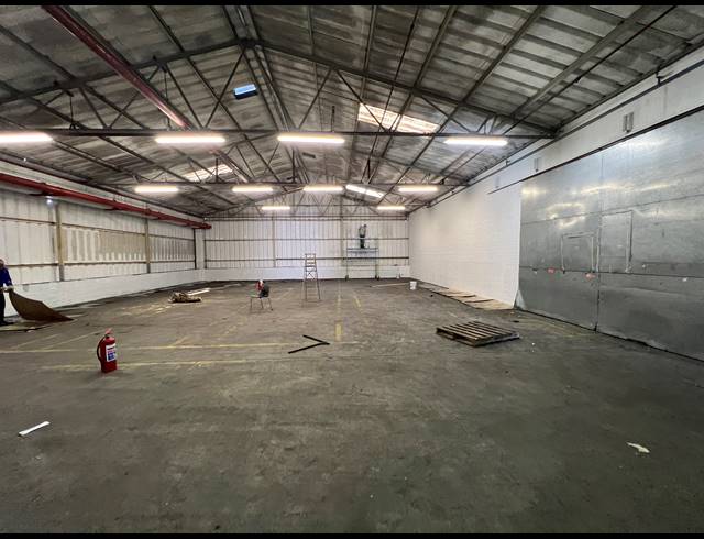 2,805M² WAREHOUSE TO LET IN BELLVILLE SOUTH